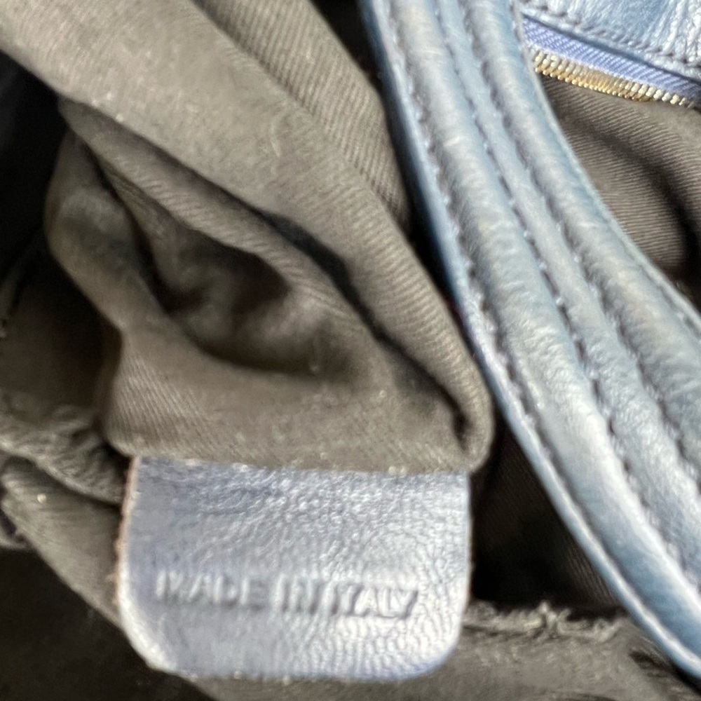 Navy lambskin Givenchy - Picture 10 of 11